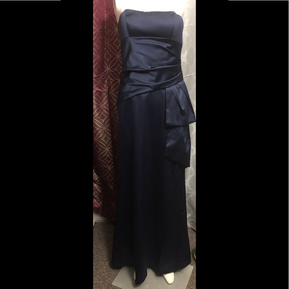 BCBG Dresses & Skirts - BCBG Navy Blue Satin Dress